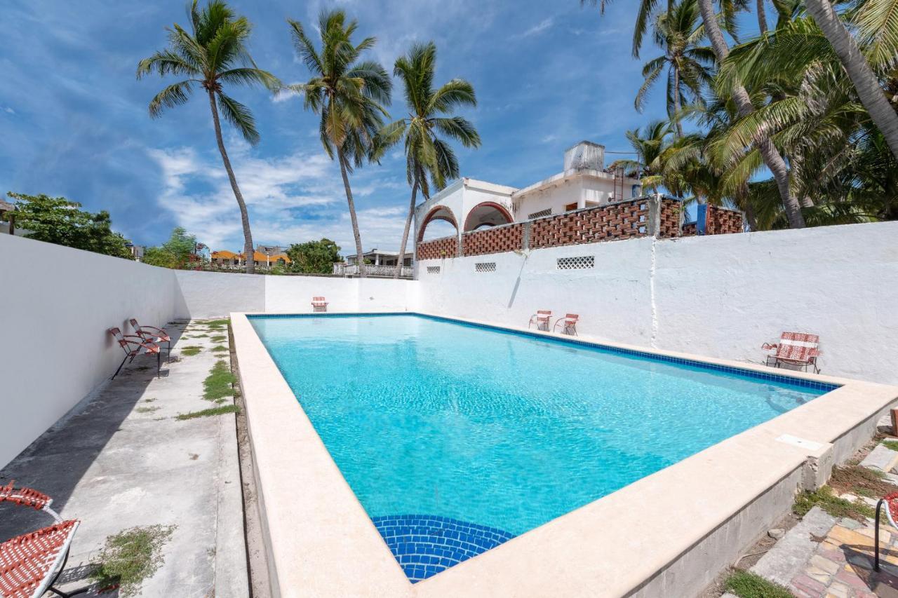 Oyo Hotel Las Palmas Cuyutlan Мансанільйо Екстер'єр фото