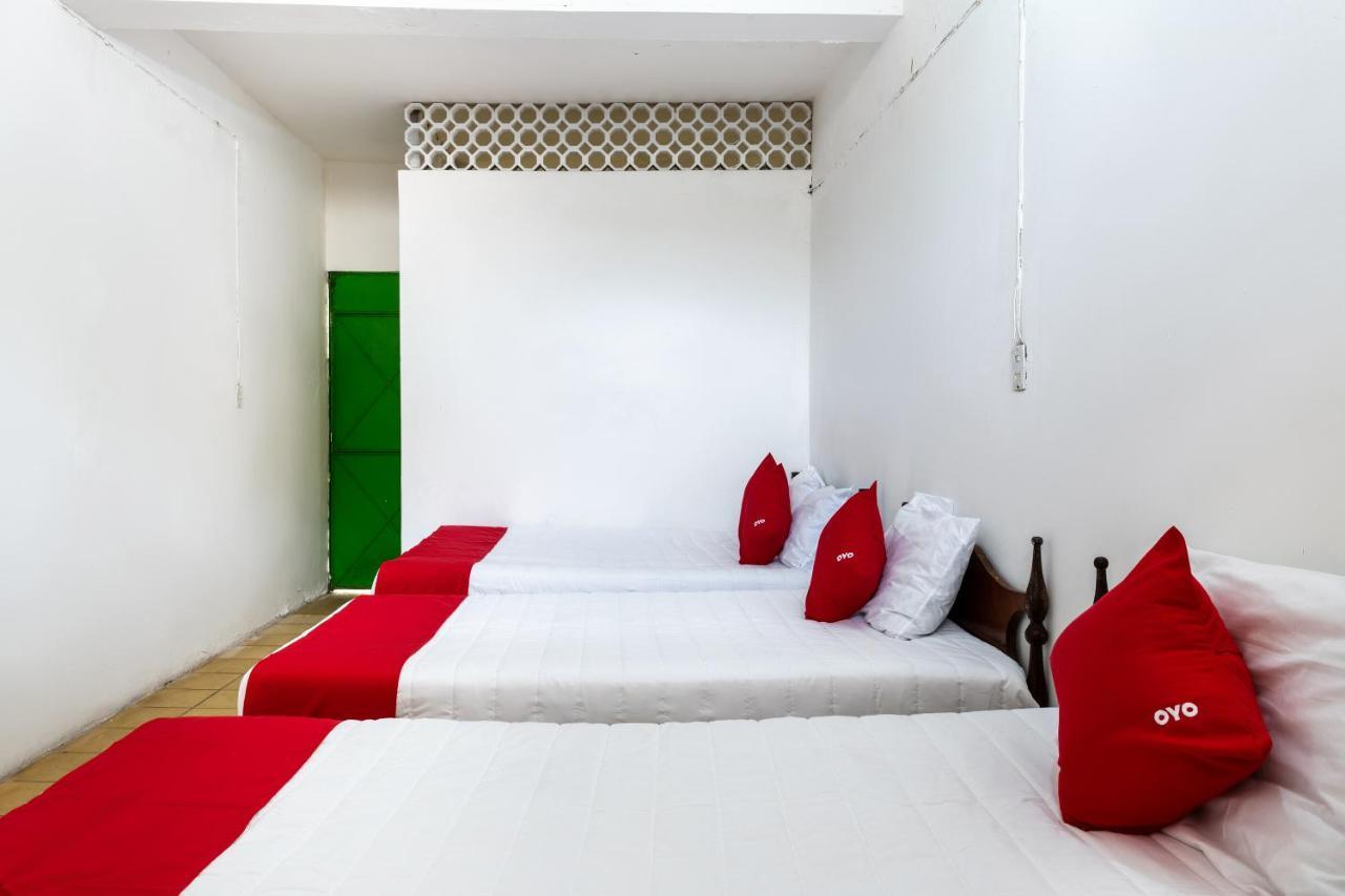 Oyo Hotel Las Palmas Cuyutlan Мансанільйо Екстер'єр фото